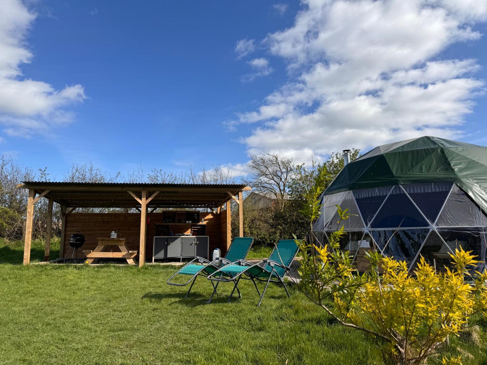 ホテル Geodesic Dome Glamping スランイドロイス エクステリア 写真